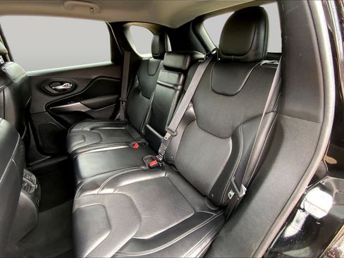 Used 2019 Jeep Cherokee Limited AWD/4WD image 20