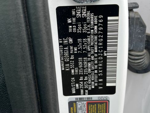 Used 2024 Kia Sorento S image 31