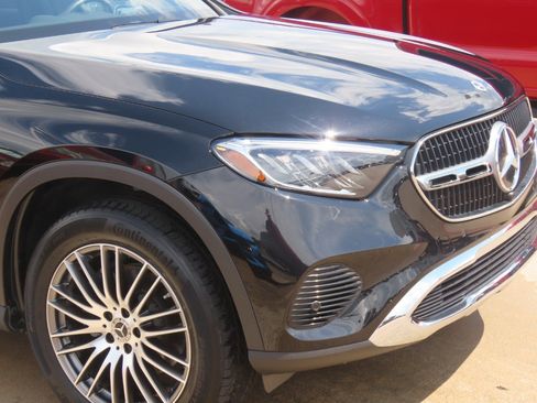 Used 2025 Mercedes-Benz GLC 300 image 6