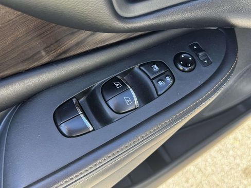 Used 2024 Nissan Murano Platinum w/ Cargo Package image 17