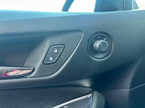 Used 2018 Chevrolet Cruze LS FWD image 15