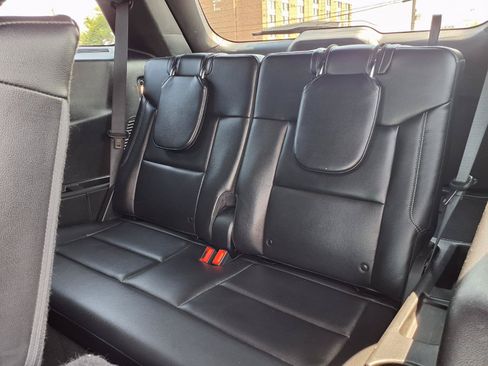 Used 2020 Ford Explorer XLT w/ Equipment Group 202A AWD/4WD image 8