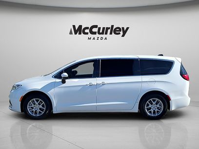 Used 2023 Chrysler Pacifica Touring-L