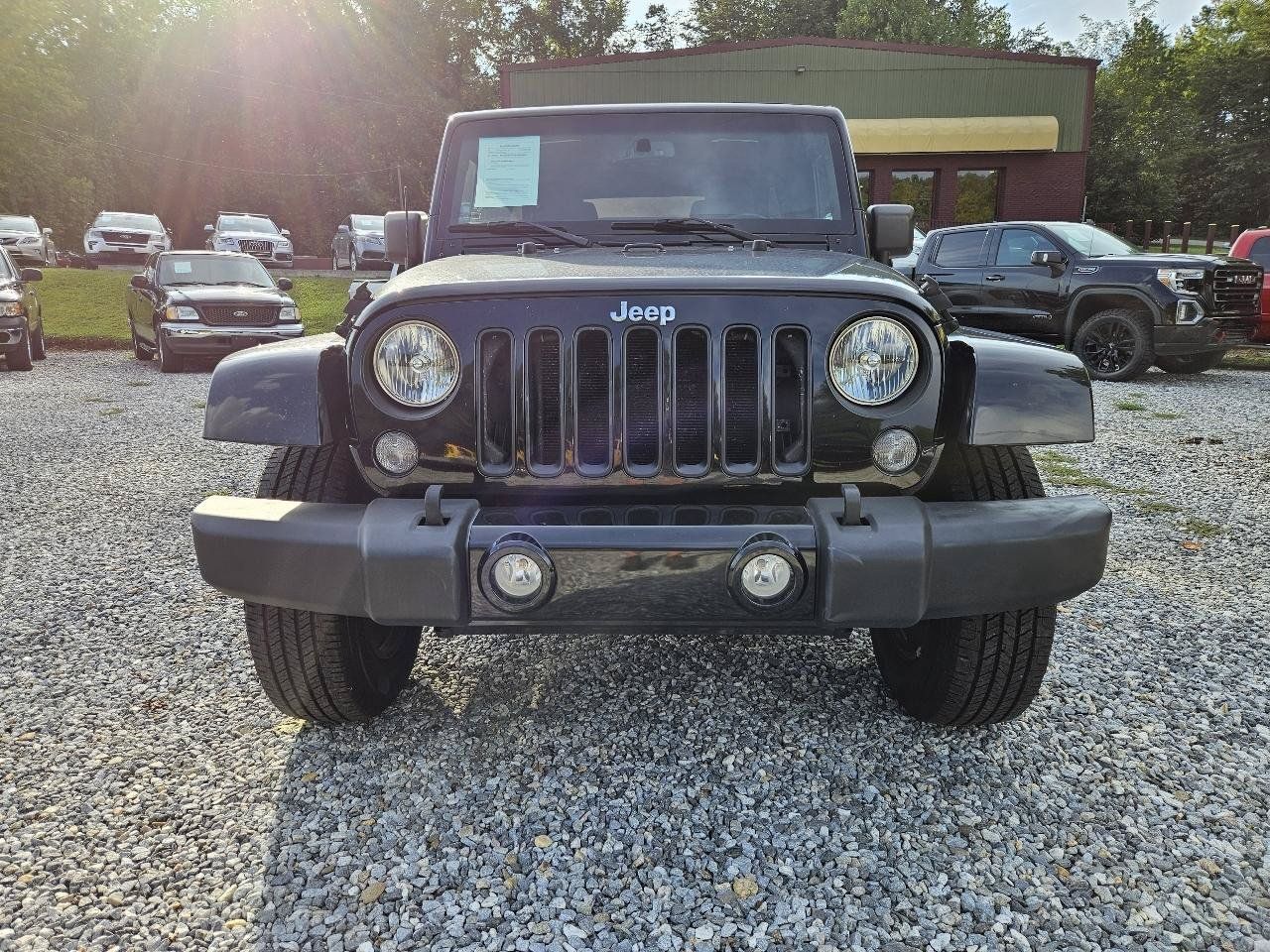 Used 2016 Jeep Wrangler Unlimited Sahara AWD/4WD image 3