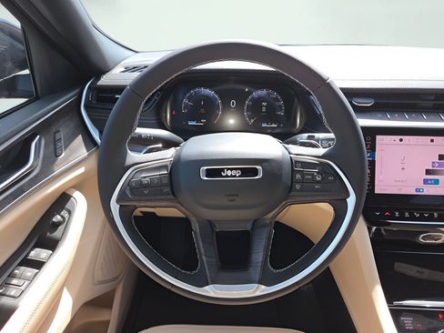 New 2026 Jeep Grand Cherokee Limited AWD/4WD image 14