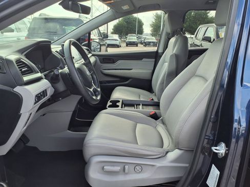 Used 2023 Honda Odyssey EX-L image 17