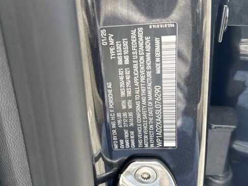 Used 2025 Porsche Macan Electric RWD image 29