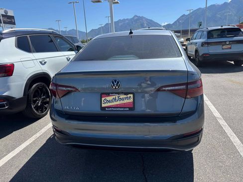 Used 2023 Volkswagen Jetta Sport FWD image 5