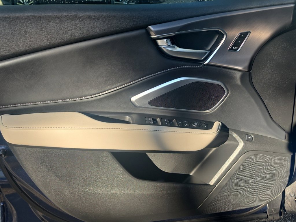 Certified 2025 Acura RDX SH-AWD image 15