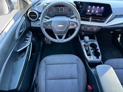 Used 2024 Chevrolet Trax LS w/ LS Convenience Package FWD image 21