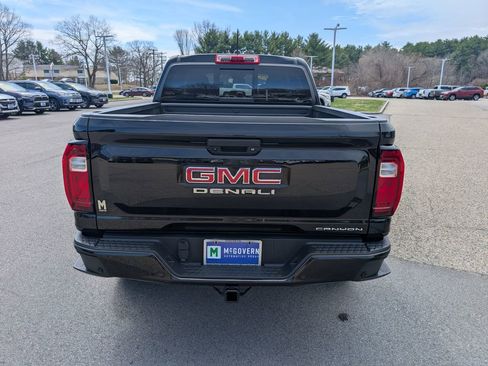 Used 2023 GMC Canyon Denali w/ Denali Black Edition image 4