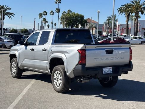 Used 2025 Toyota Tacoma SR image 4