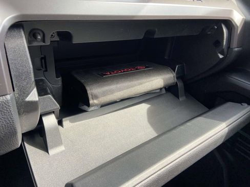 Used 2025 Toyota Tacoma SR5 image 27