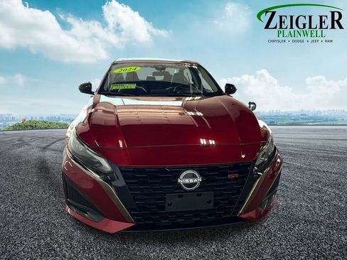 Used 2024 Nissan Altima 2.5 SR AWD/4WD image 8
