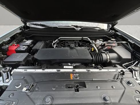 Used 2026 Chevrolet Colorado Trail Boss AWD/4WD image 31