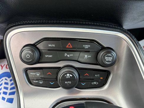 Used 2022 Dodge Challenger GT RWD image 31
