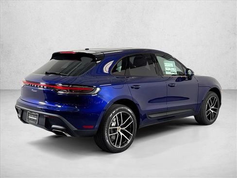 Certified 2026 Porsche Macan AWD/4WD image 9