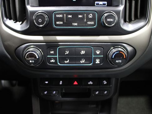 Used 2018 Chevrolet Colorado Z71 AWD/4WD image 16