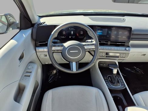 Used 2025 Hyundai Kona SEL image 4