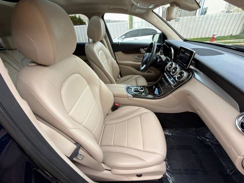 Used 2019 Mercedes-Benz GLC 300 4MATIC image 23
