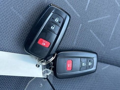 Used 2024 Toyota RAV4 XLE image 36