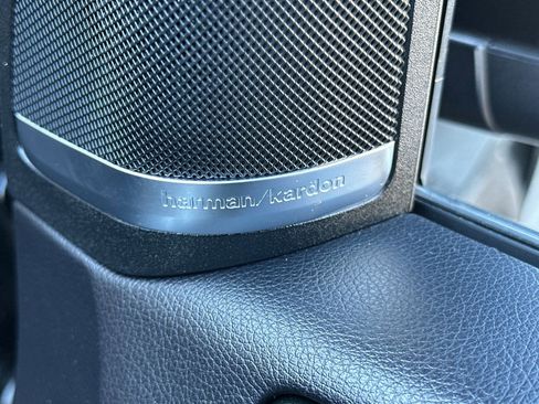 Used 2018 Mercedes-Benz GLE 350 4MATIC image 24