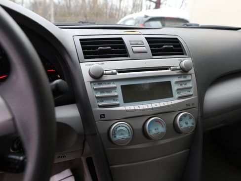 Used 2008 Toyota Camry LE image 17