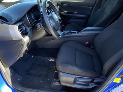 Certified 2019 Toyota C-HR XLE image 26