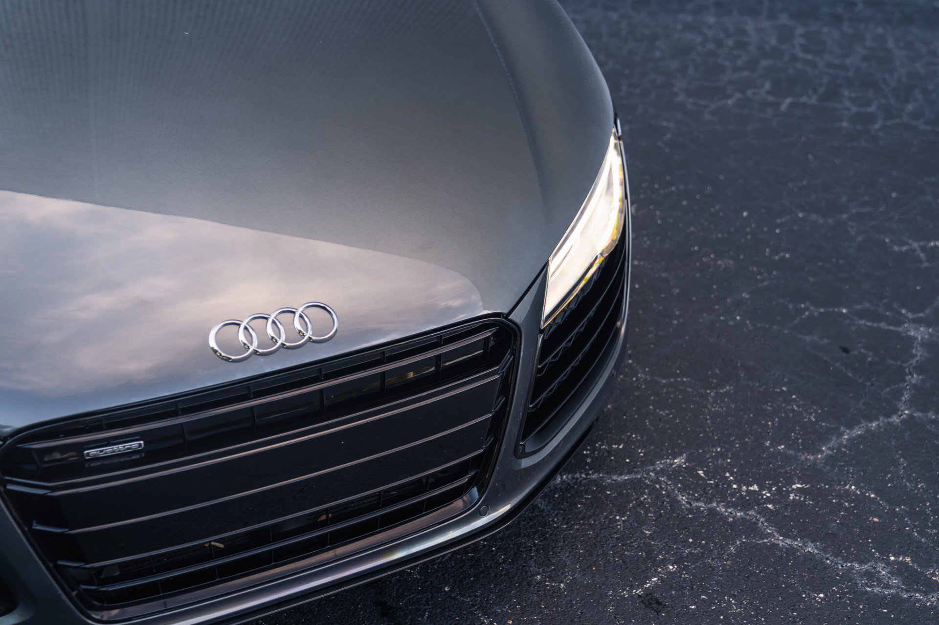 Used 2014 Audi R8 V8 w/ Convenience Package AWD/4WD image 9