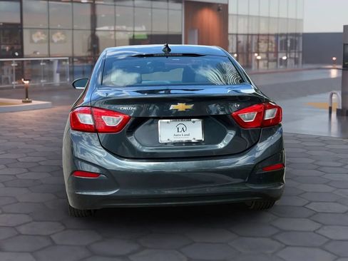 Used 2017 Chevrolet Cruze LT FWD image 5