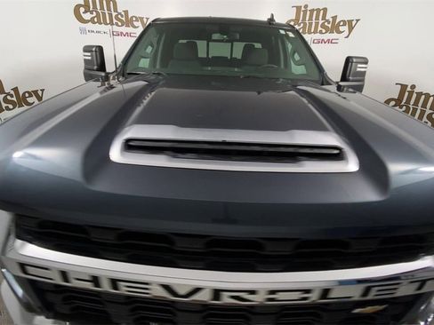 Used 2020 Chevrolet Silverado 2500 LT w/ Convenience Package image 3