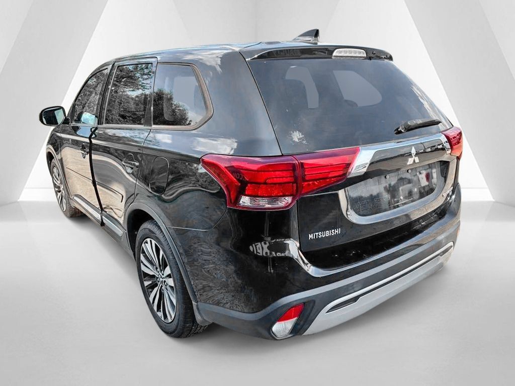 Used 2019 Mitsubishi Outlander FWD image 5