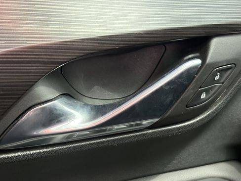 Used 2023 GMC Terrain SLE w/ Driver Convenience Package image 30