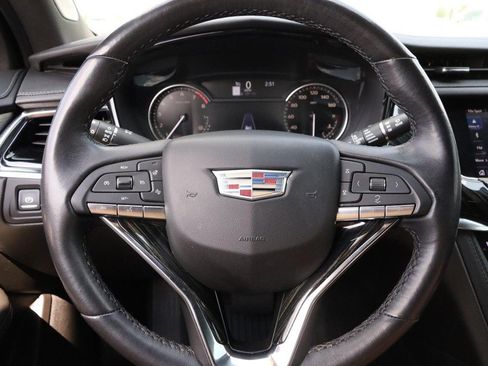 Used 2023 Cadillac XT6 Premium Luxury AWD/4WD image 13