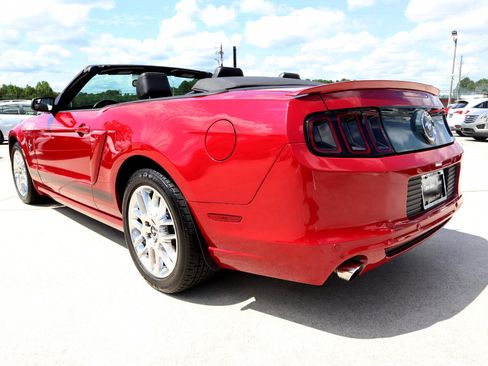 Used 2013 Ford Mustang Premium image 4