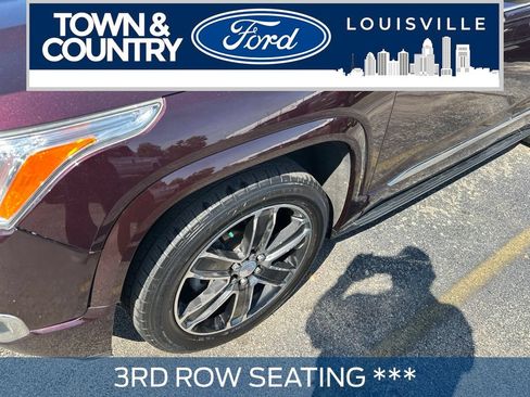 Used 2018 GMC Acadia Denali w/ Technology Package AWD/4WD image 3