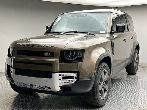 Used 2025 Land Rover Defender 110 S AWD/4WD image 1
