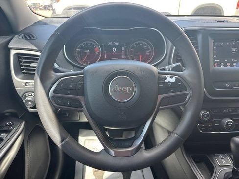 Used 2020 Jeep Cherokee Latitude Plus FWD image 30