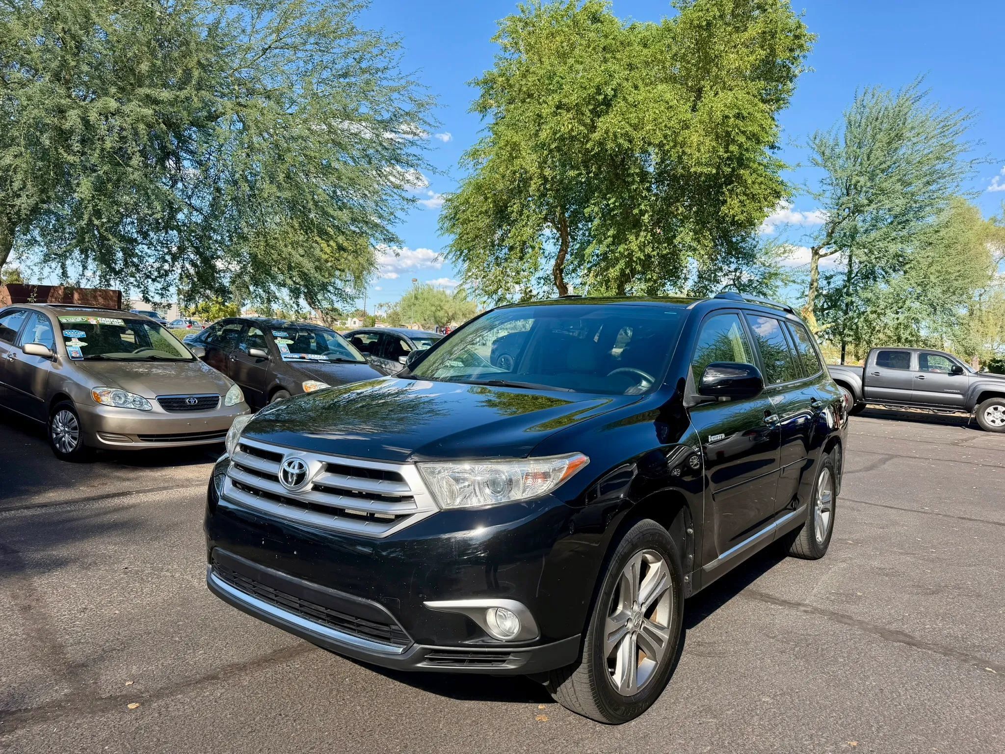 Used 2011 Toyota Highlander Limited w/ Tow Pkg AWD/4WD image 1