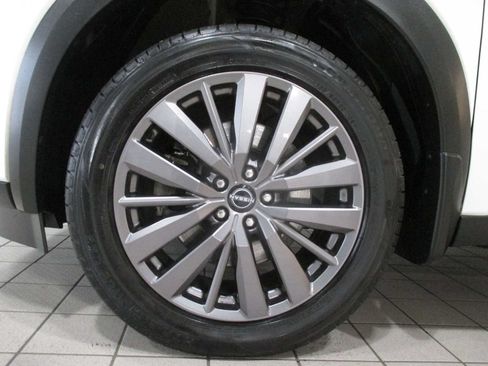 Used 2023 Nissan Pathfinder SL w/ SL Premium Package AWD/4WD image 7