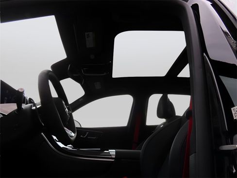 New 2025 Mercedes-Benz GLC 43 AMG 4MATIC image 42