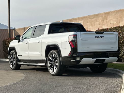 New 2025 GMC Sierra EV Denali AWD/4WD image 6