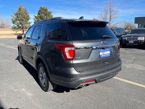 Used 2018 Ford Explorer XLT image 6