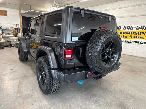 Used 2024 Jeep Wrangler Unlimited image 89