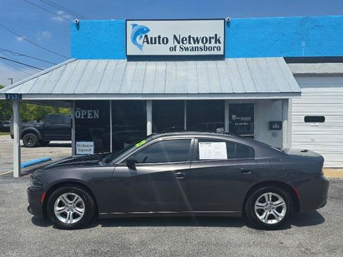 Used 2023 Dodge Charger SXT RWD image 1