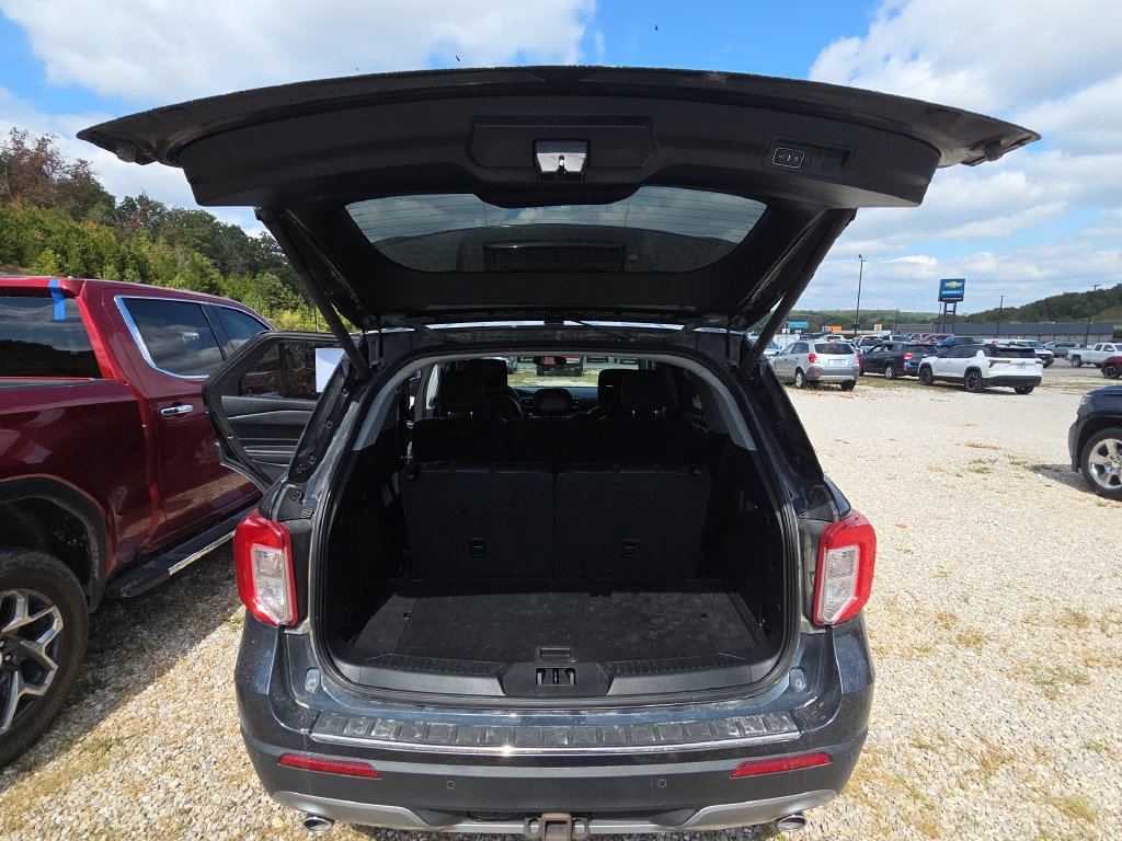 Used 2022 Ford Explorer Limited w/ Equipment Group 301A AWD/4WD image 15