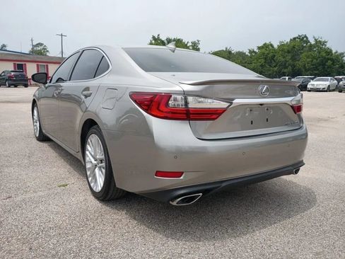 Used 2016 Lexus ES 350 w/ Luxury Package w/Wood Trim FWD image 3