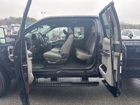 Used 2022 Ford F350 XLT w/ Snow Plow Prep Package AWD/4WD image 26