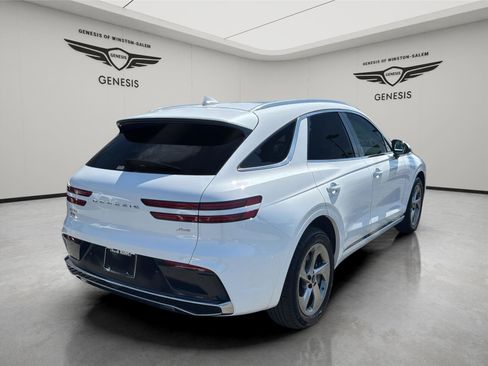 Used 2026 Genesis GV70 2.5T Select image 5
