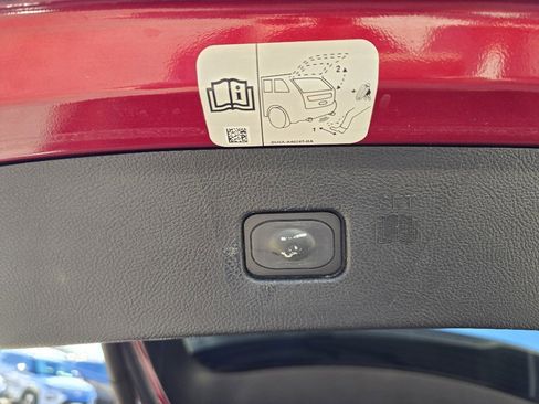 Used 2017 Ford Edge Titanium w/ Technology Package image 20